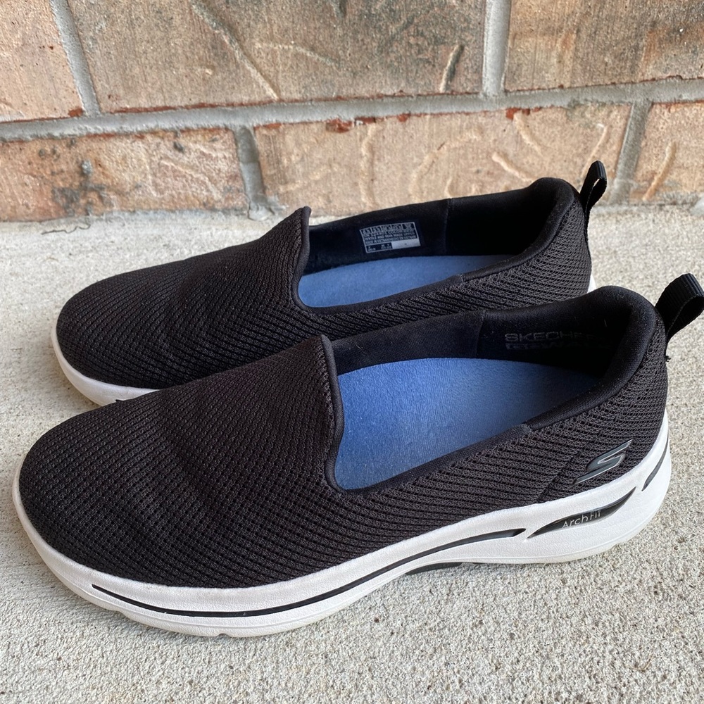 Skechers Go Walk black comfort walking shoes travel sneakers size 6.5 EUC